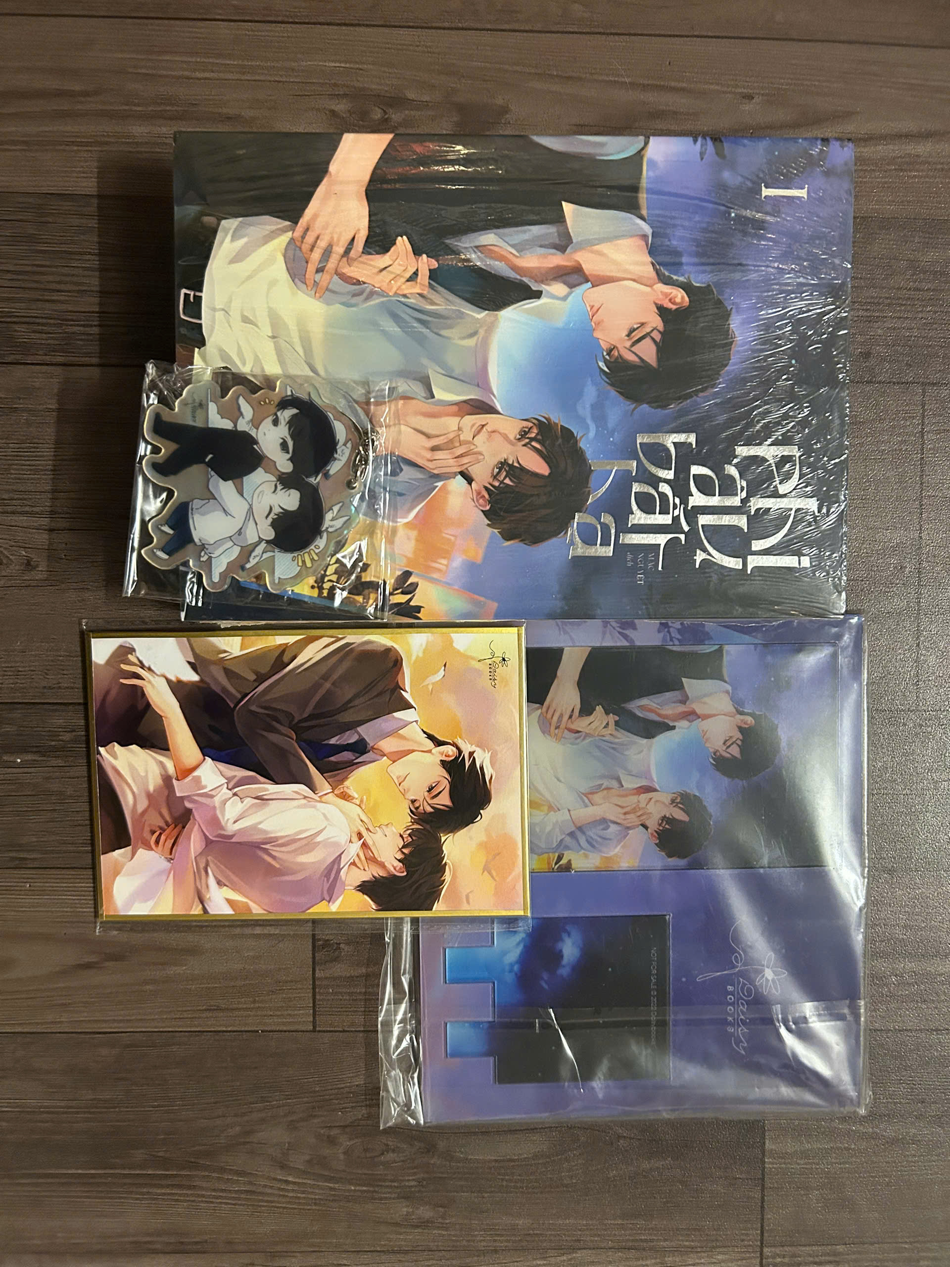 Sách - Phi Âu Bất Hạ (Combo Sách Bản Thường + Phụ Kiện)