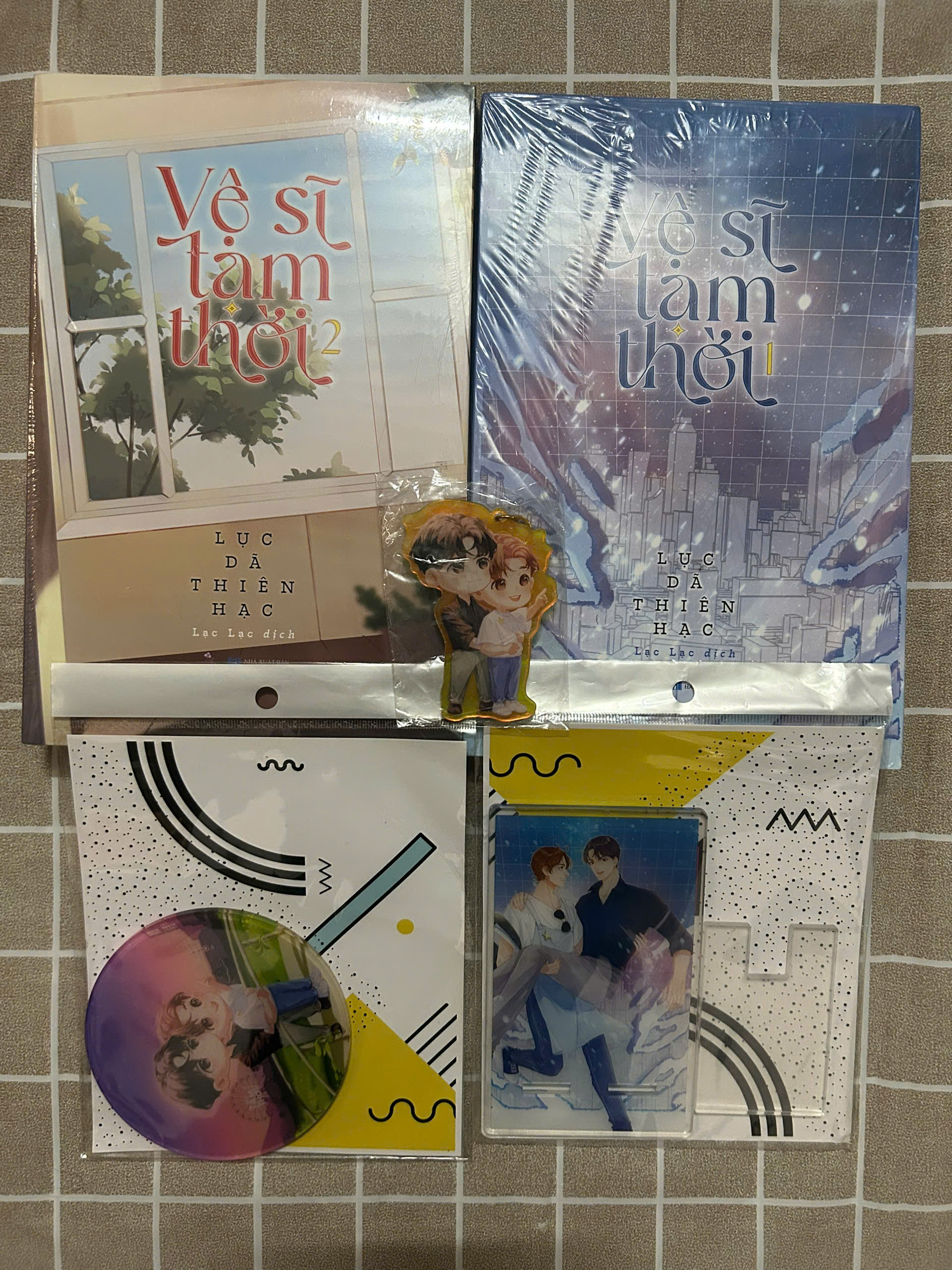 Sách - Vệ Sĩ Tạm Thời - Bộ 2 cuốn có mộc AZ (Bản đặc biệt)