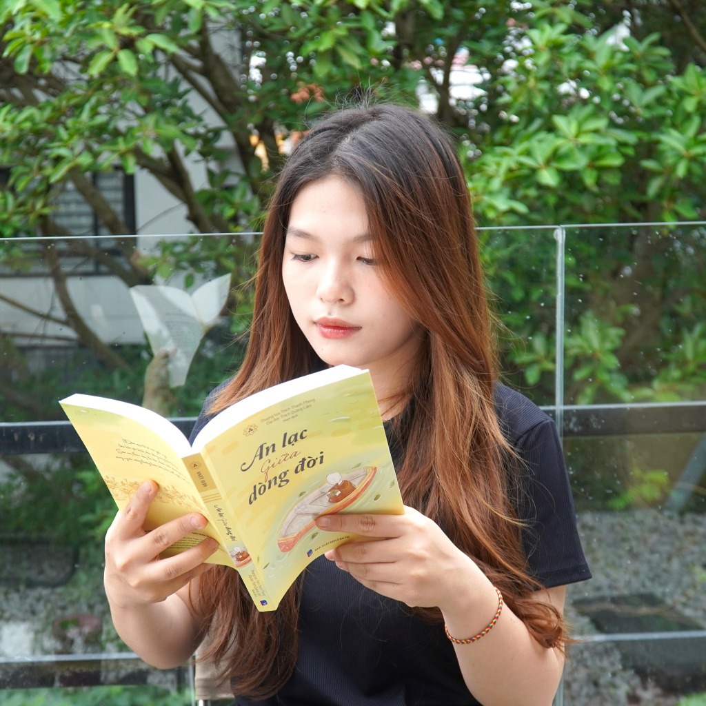 Sách - An Lạc Giữa Dòng Đời - Vĩnh Nghiêm Books