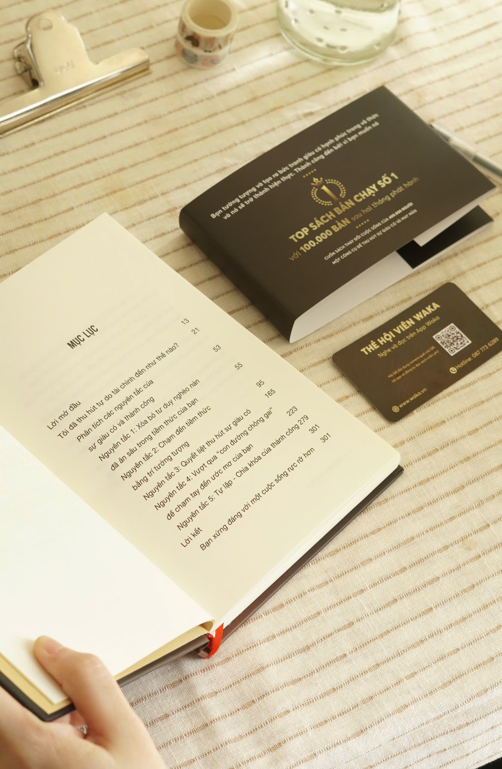 Sách kỹ năng sống - Khơi dậy tiềm thức - đánh thức khát khao sống hạnh phúc và giàu có 