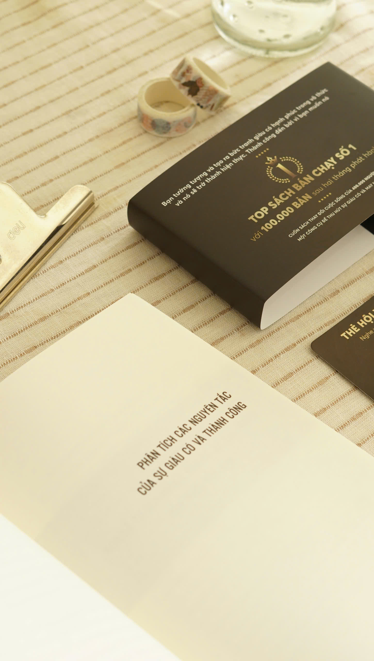 Sách kỹ năng sống - Khơi dậy tiềm thức - đánh thức khát khao sống hạnh phúc và giàu có 