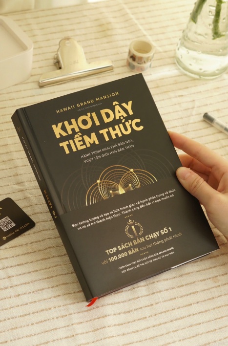 Sách kỹ năng sống - Khơi dậy tiềm thức - đánh thức khát khao sống hạnh phúc và giàu có 